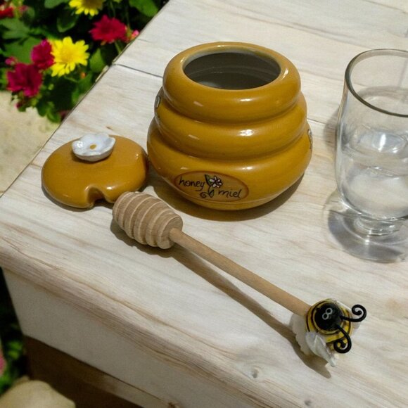 Hand-Painted Mini Ceramic Honey Pot With Lid & Dipper - Picture 3 of 6